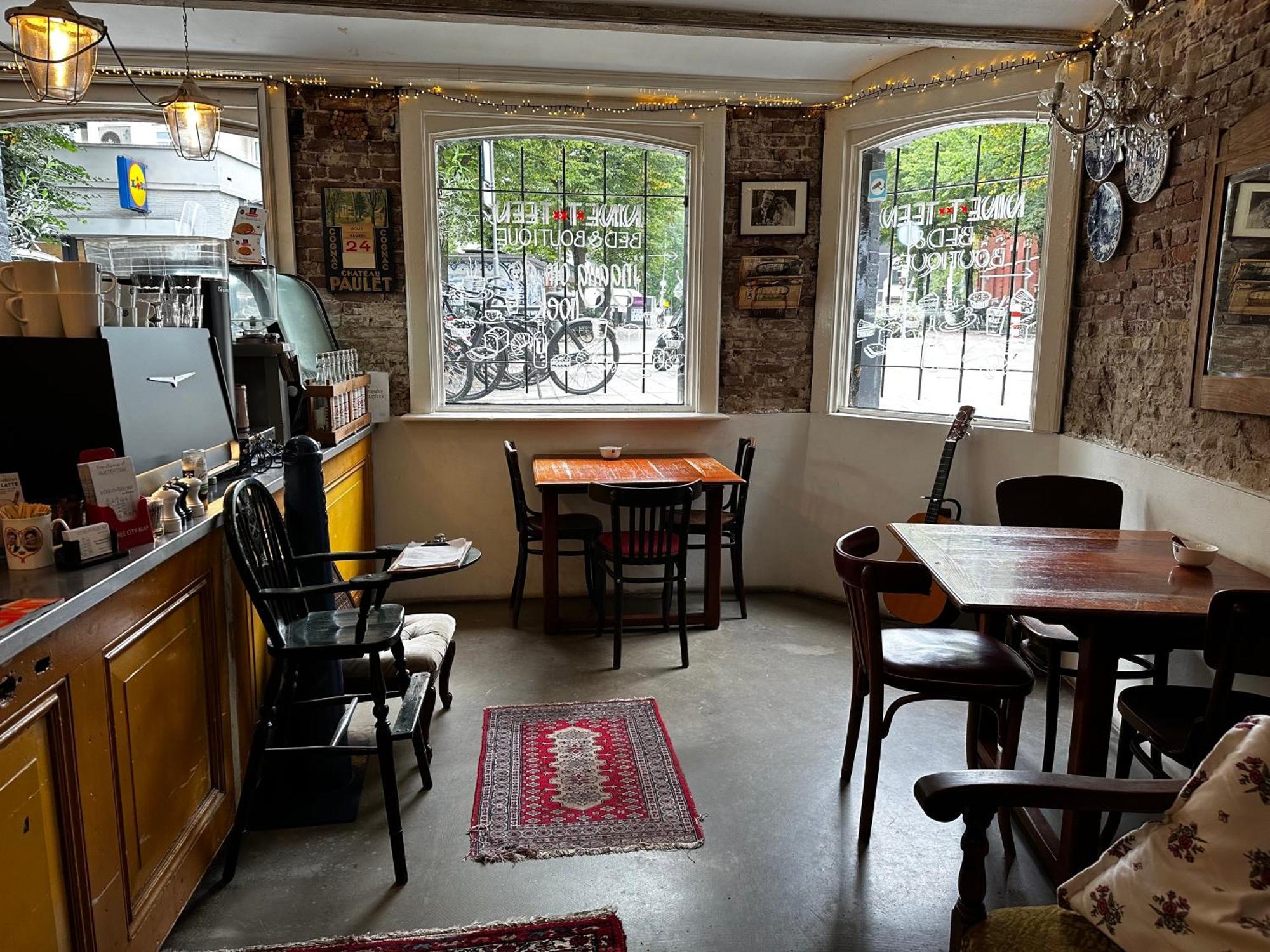 Nine-T-Teen Bed And Boutique Amsterdam Exterior photo