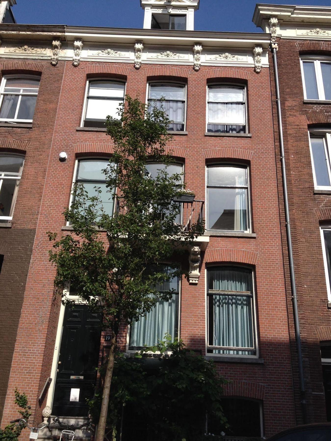 Nine-T-Teen Bed And Boutique Amsterdam Exterior photo